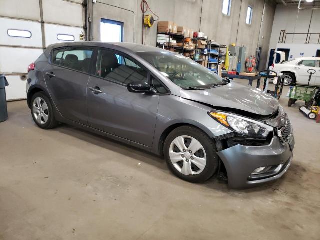 KNAFK5A82G5621773 - 2016 KIA FORTE LX GRAY photo 4