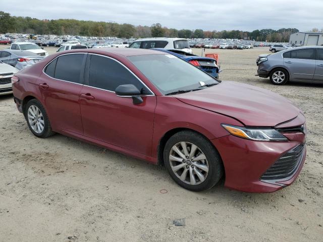 4T1B11HKXJU523341 - 2018 TOYOTA CAMRY L MAROON photo 4