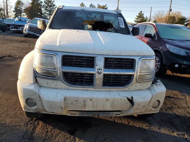 1D4PU5GX5AW100678 - 2010 DODGE NITRO SXT WHITE photo 5