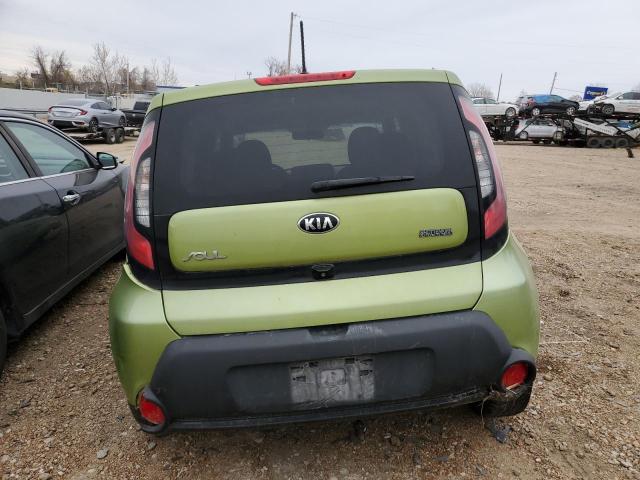 KNDJN2A26G7822885 - 2016 KIA SOUL GREEN photo 6