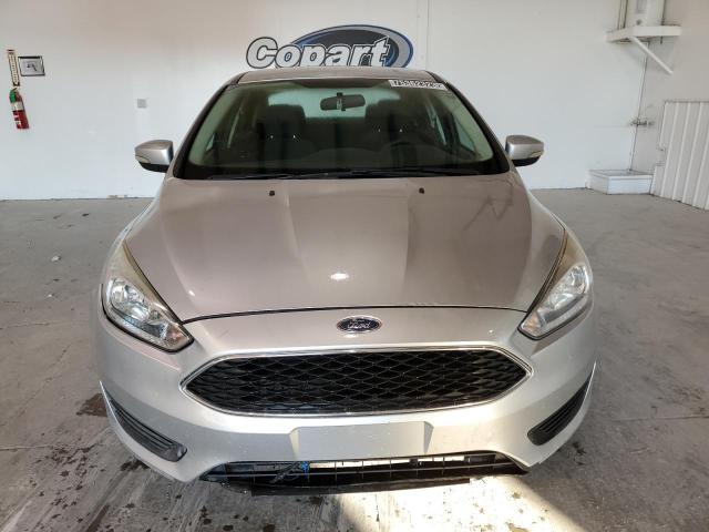 1FADP3F27HL222770 - 2017 FORD FOCUS SE SILVER photo 5