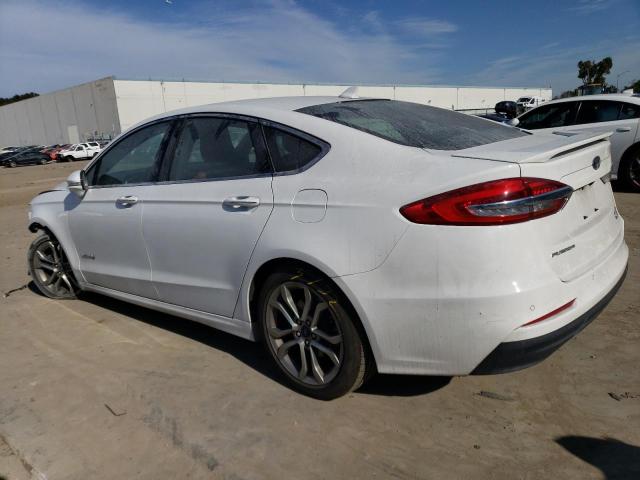 3FA6P0RU9KR121307 - 2019 FORD FUSION TITANIUM WHITE photo 2