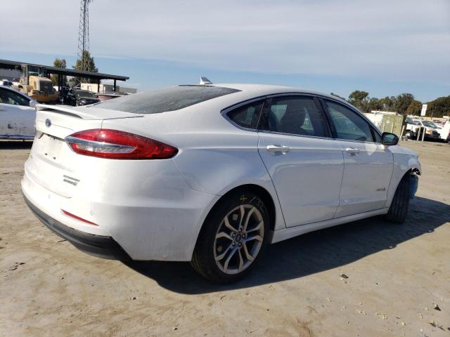 3FA6P0RU9KR121307 - 2019 FORD FUSION TITANIUM WHITE photo 3