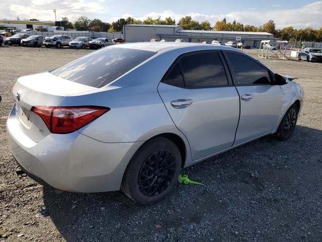 5YFBURHE5HP693375 - 2017 TOYOTA COROLLA L SILVER photo 3