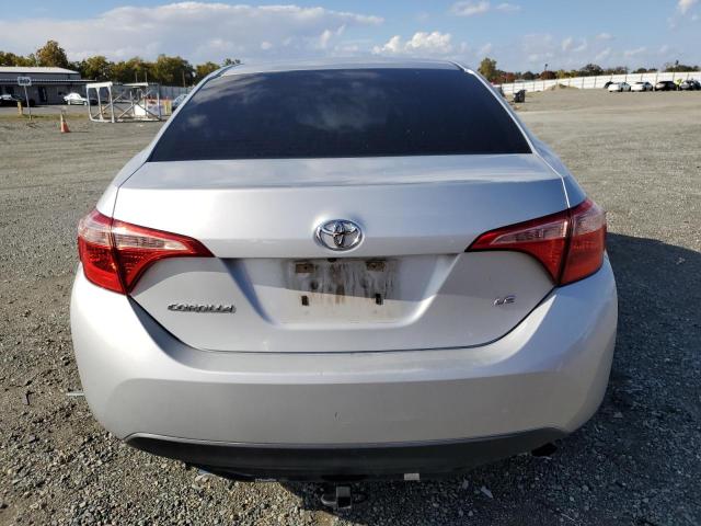 5YFBURHE5HP693375 - 2017 TOYOTA COROLLA L SILVER photo 6