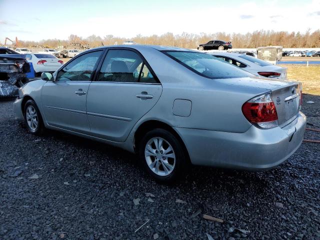 4T1BF32K85U593299 - 2005 TOYOTA CAMRY LE SILVER photo 2