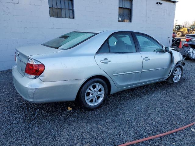 4T1BF32K85U593299 - 2005 TOYOTA CAMRY LE SILVER photo 3