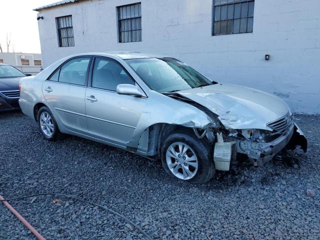 4T1BF32K85U593299 - 2005 TOYOTA CAMRY LE SILVER photo 4