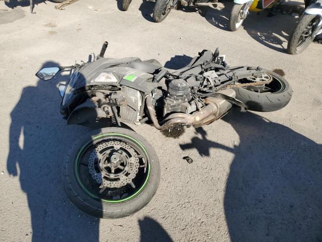JKAEXEJ19KDA04174 - 2019 KAWASAKI EX650 J შავი ფოტო 2