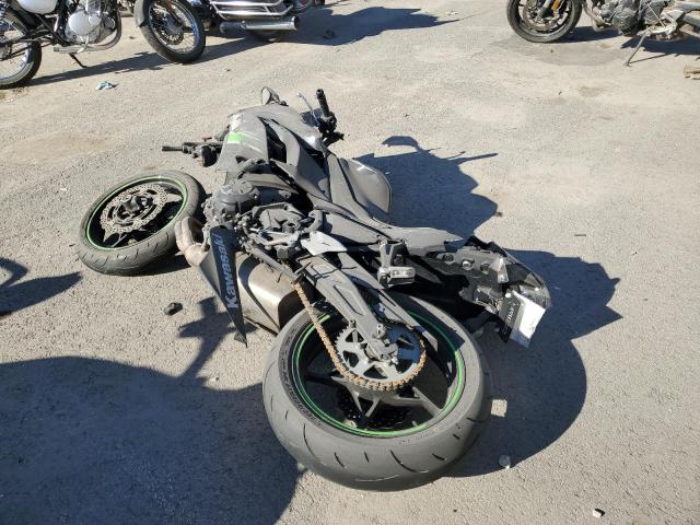 JKAEXEJ19KDA04174 - 2019 KAWASAKI EX650 J შავი ფოტო 3