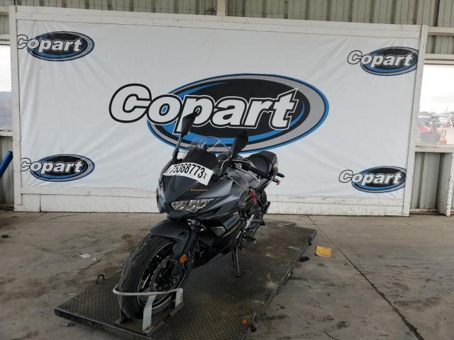 ML5EXER1XRDAB1712 - 2024 KAWASAKI EX650 R Boz foto 2