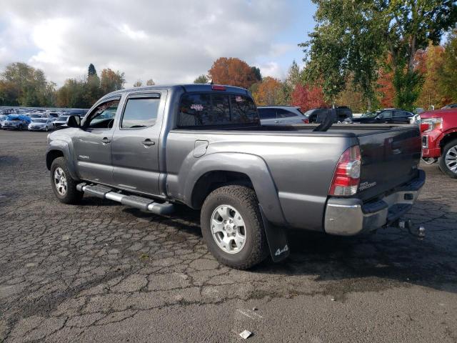 3TMMU4FN3FM083459 - 2015 TOYOTA TACOMA DOUBLE CAB LONG BED GRAY photo 2