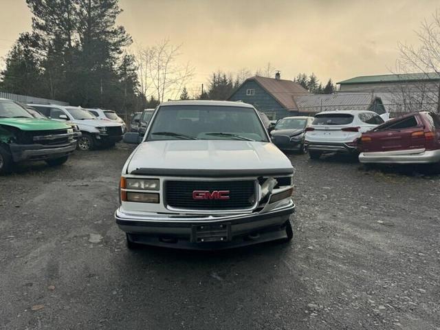 1GKFK16RXTJ746636 - 1996 GMC SUBURBAN K1500 WHITE photo 5