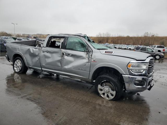 3C63R3JL7MG568364 - 2021 RAM 3500 LARAMIE SILVER photo 4