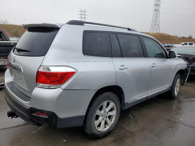 5TDZK3EH4CS061645 - 2012 TOYOTA HIGHLANDER BASE SILVER photo 3