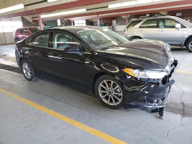 3FA6P0HD6JR217797 - 2018 FORD FUSION SE BLACK photo 4