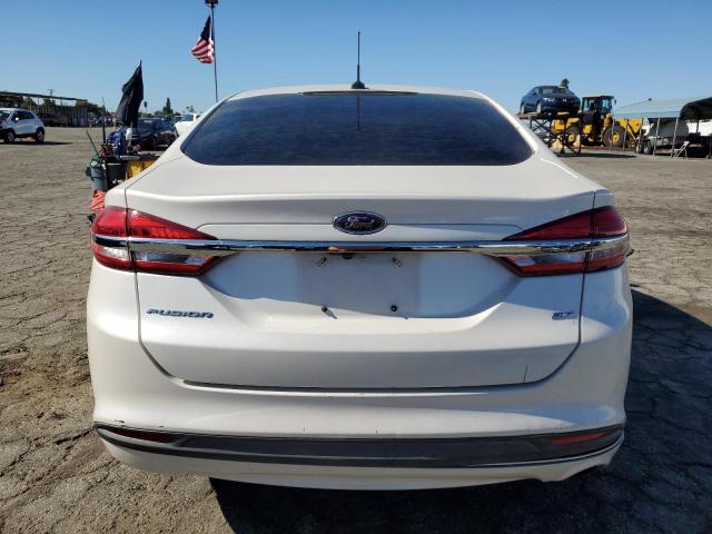 3FA6P0H71HR201334 - 2017 FORD FUSION SE WHITE photo 6