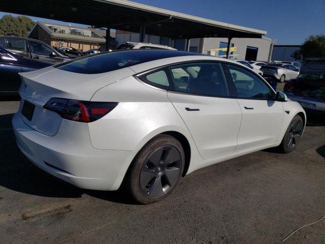 5YJ3E1EAXPF555796 - 2023 TESLA MODEL 3 WHITE photo 3