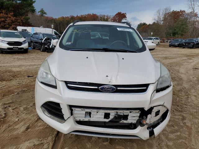 1FMCU9G92EUD62224 - 2014 FORD ESCAPE SE WHITE photo 5