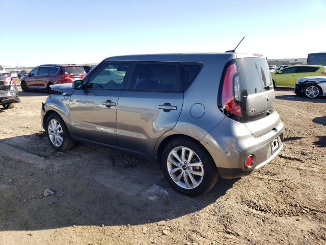 KNDJP3A57J7563695 - 2018 KIA SOUL + GRAY photo 2