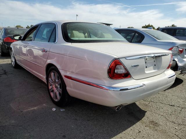 SAJWA79C15SG48671 - 2005 JAGUAR XJ8 L WHITE photo 2