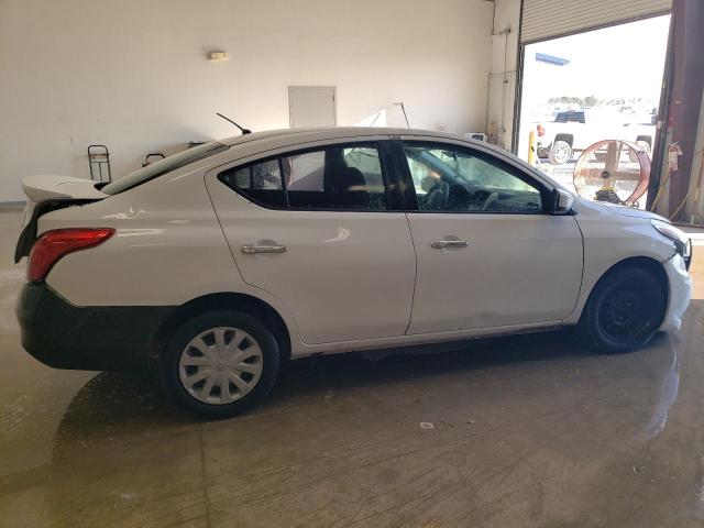 3N1CN7AP5JL886102 - 2018 NISSAN VERSA S WHITE photo 3