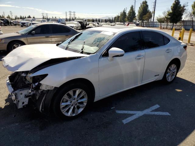 JTHBW1GG8F2094124 - 2015 LEXUS ES 300H WHITE photo 1