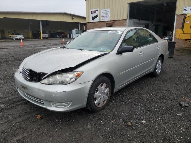 4T1BE32K05U022098 - 2005 TOYOTA CAMRY LE SILVER photo 1
