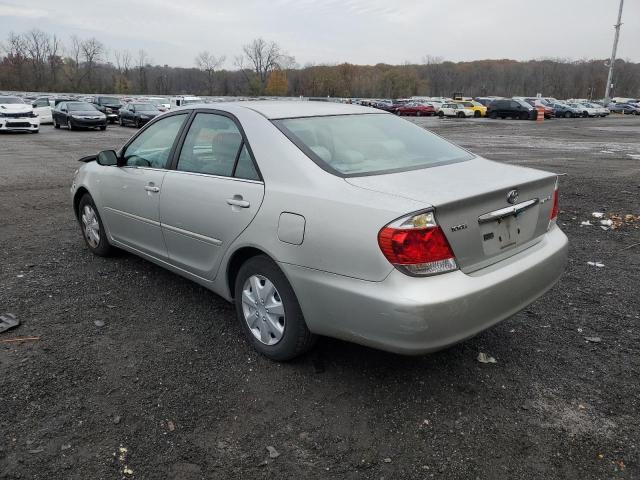 4T1BE32K05U022098 - 2005 TOYOTA CAMRY LE SILVER photo 2