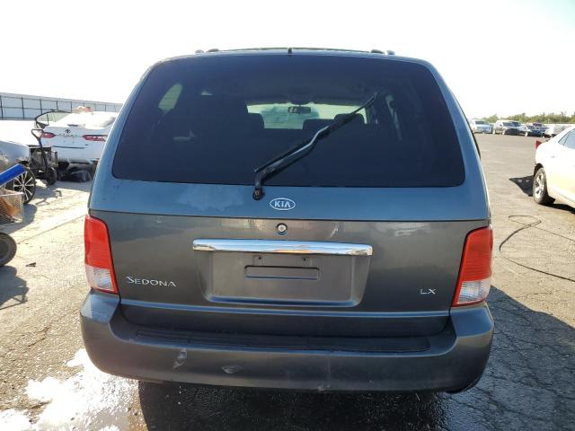 KNDUP131626279915 - 2002 KIA SEDONA EX GRAY photo 6