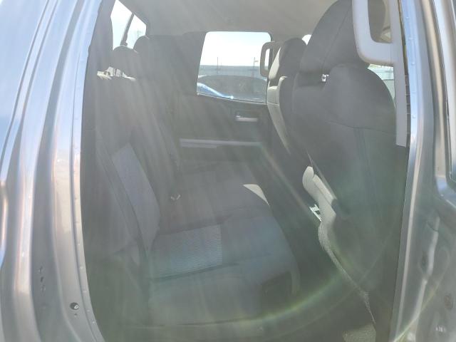 5TFUW5F18HX592229 - 2017 TOYOTA TUNDRA DOUBLE CAB SR/SR5 SILVER photo 10