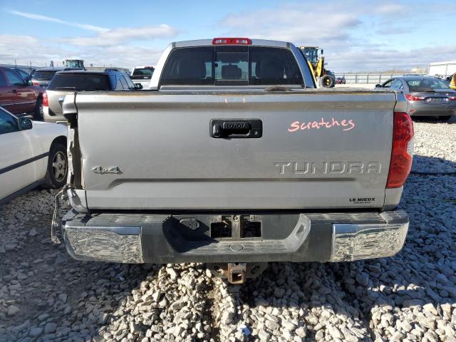 5TFUW5F18HX592229 - 2017 TOYOTA TUNDRA DOUBLE CAB SR/SR5 SILVER photo 6