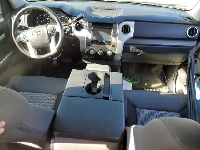 5TFUW5F18HX592229 - 2017 TOYOTA TUNDRA DOUBLE CAB SR/SR5 SILVER photo 8