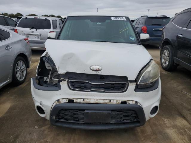 KNDJT2A62D7560285 - 2013 KIA SOUL + WHITE photo 5