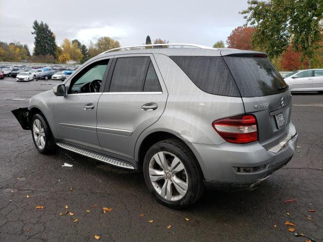 4JGBB8GB9AA539930 - 2010 MERCEDES-BENZ ML 350 4MATIC SILVER photo 2
