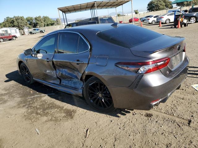 4T1K61AKXNU717305 - 2022 TOYOTA CAMRY XSE BROWN photo 2