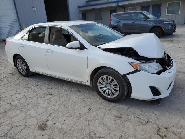 4T1BF1FK4EU448257 - 2014 TOYOTA CAMRY L WHITE photo 4