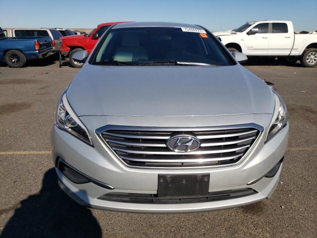 5NPE24AF8HH565685 - 2017 HYUNDAI SONATA SE SILVER photo 5