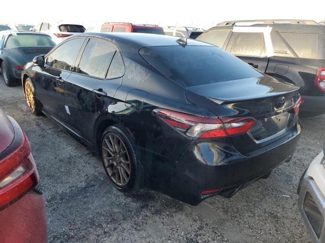 4T1G11AK0PU110966 - 2023 TOYOTA CAMRY SE NIGHT SHADE CHARCOAL photo 2