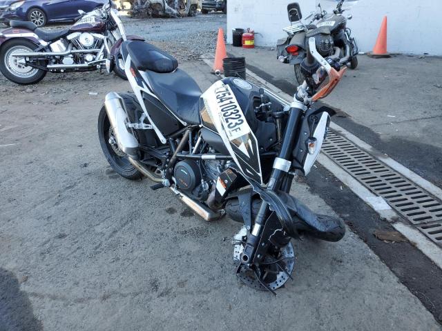 VBKLDV402JM714374 - 2018 KTM 690 DUKE WHITE photo 1