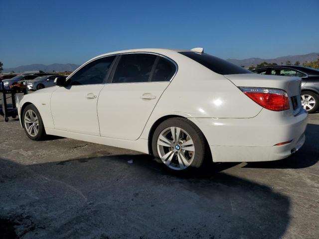 WBANU5C54AC365938 - 2010 BMW 528 I WHITE photo 2