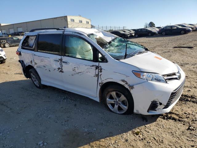 5TDKZ3DC4JS939588 - 2018 TOYOTA SIENNA LE WHITE photo 4