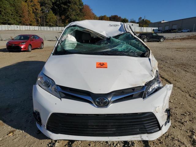 5TDKZ3DC4JS939588 - 2018 TOYOTA SIENNA LE WHITE photo 5