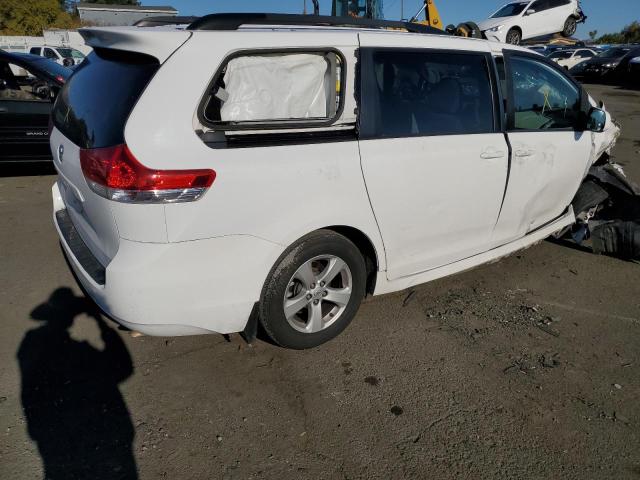 5TDKK3DC9ES423172 - 2014 TOYOTA SIENNA LE WHITE photo 3