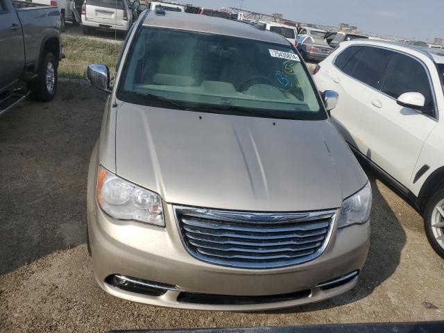 2C4RC1CG5CR246291 - 2012 CHRYSLER TOWN & COU TOURING L GOLD photo 5