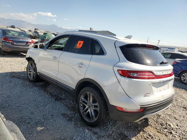 5LMCJ3D97KUL38732 - 2019 LINCOLN MKC RESERVE WHITE photo 4