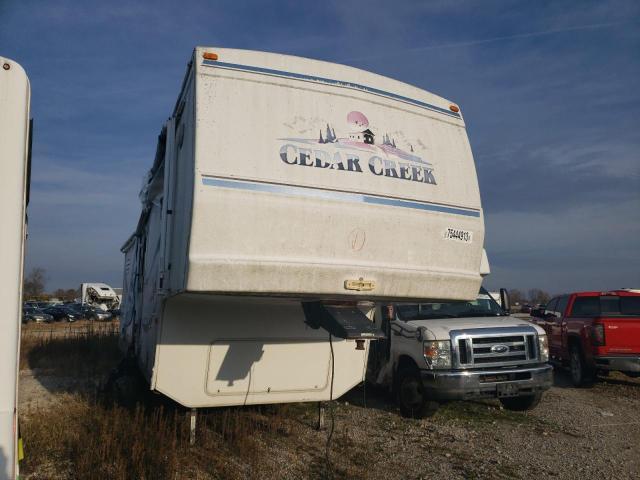 4X4FCRK262P185180 - 2002 CEDA 5TH WHEEL WHITE photo 1