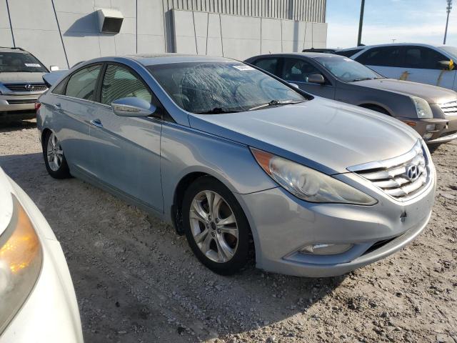 5NPEC4AC6BH105127 - 2011 HYUNDAI SONATA SE BLUE photo 4