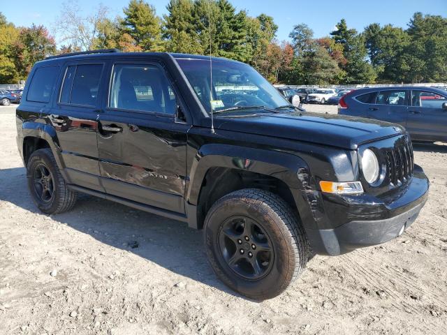 1C4NJRFB0FD269715 - 2015 JEEP PATRIOT LATITUDE BLACK photo 4