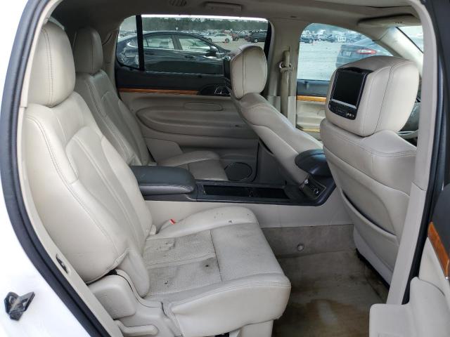 2LMHJ5FR4ABJ22721 - 2010 LINCOLN MKT WHITE photo 11